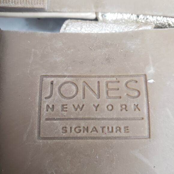 Jones New York blee gold metallic thong  sandals size 9M Wmns used - Picture 6 of 6